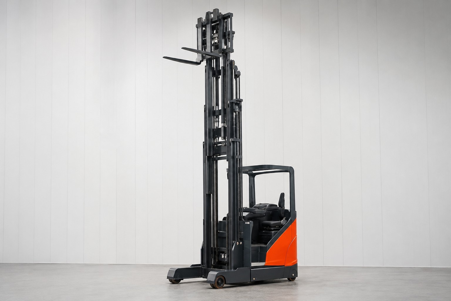 D2 Reach Fork Truck training equipment